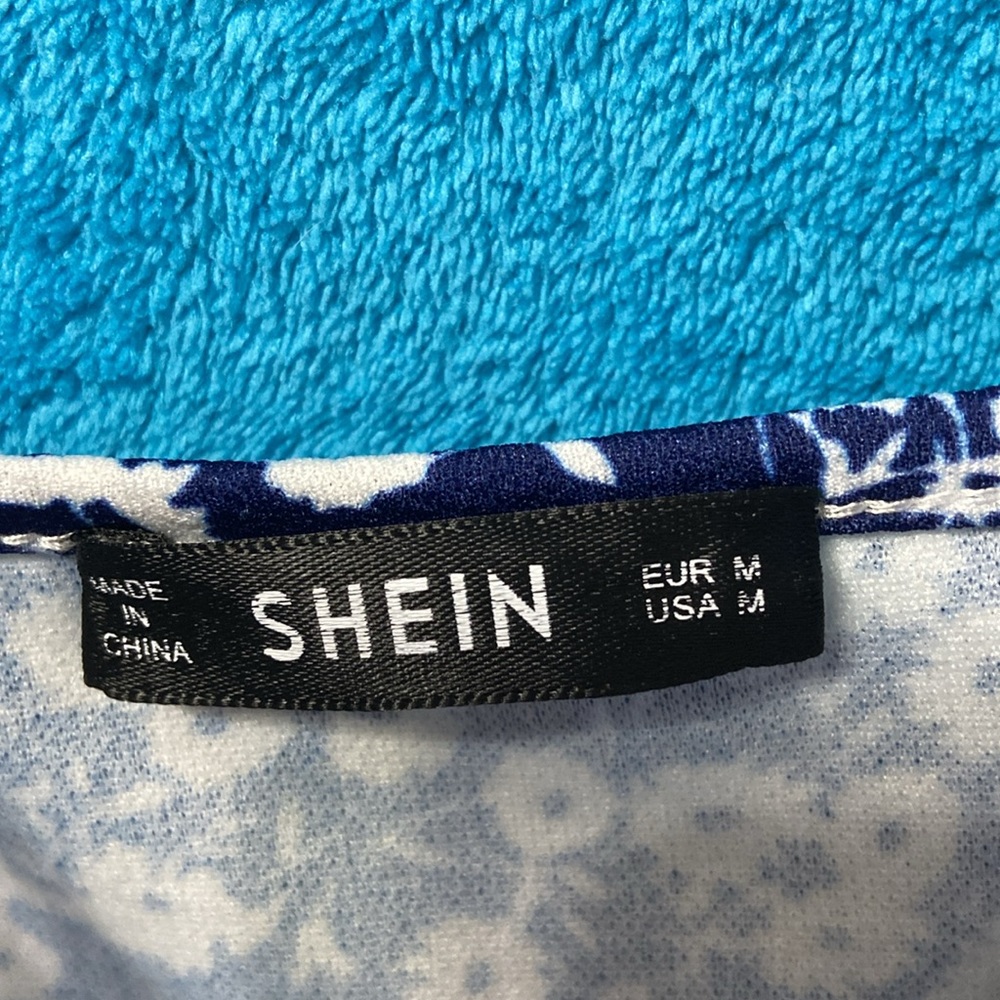SHEIN blue with white flowers form fitting dress - Picture 4 of 4